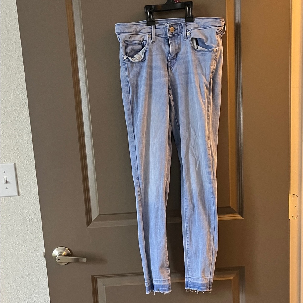 Mossimo Supply Co. Light Wash Mid-Rise Skinny Jeans | Size 2